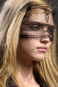 Look 18